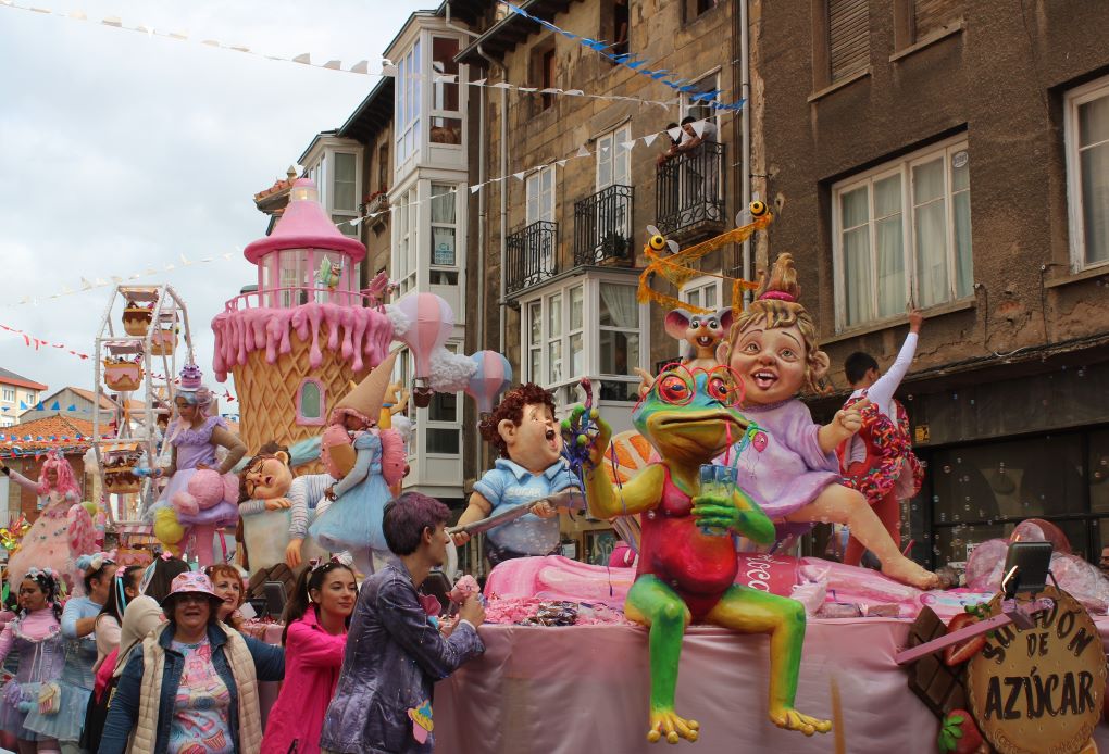 La carroza titulada Subidón de azúcar gana el certamen de San Mateo&nbsp;2025