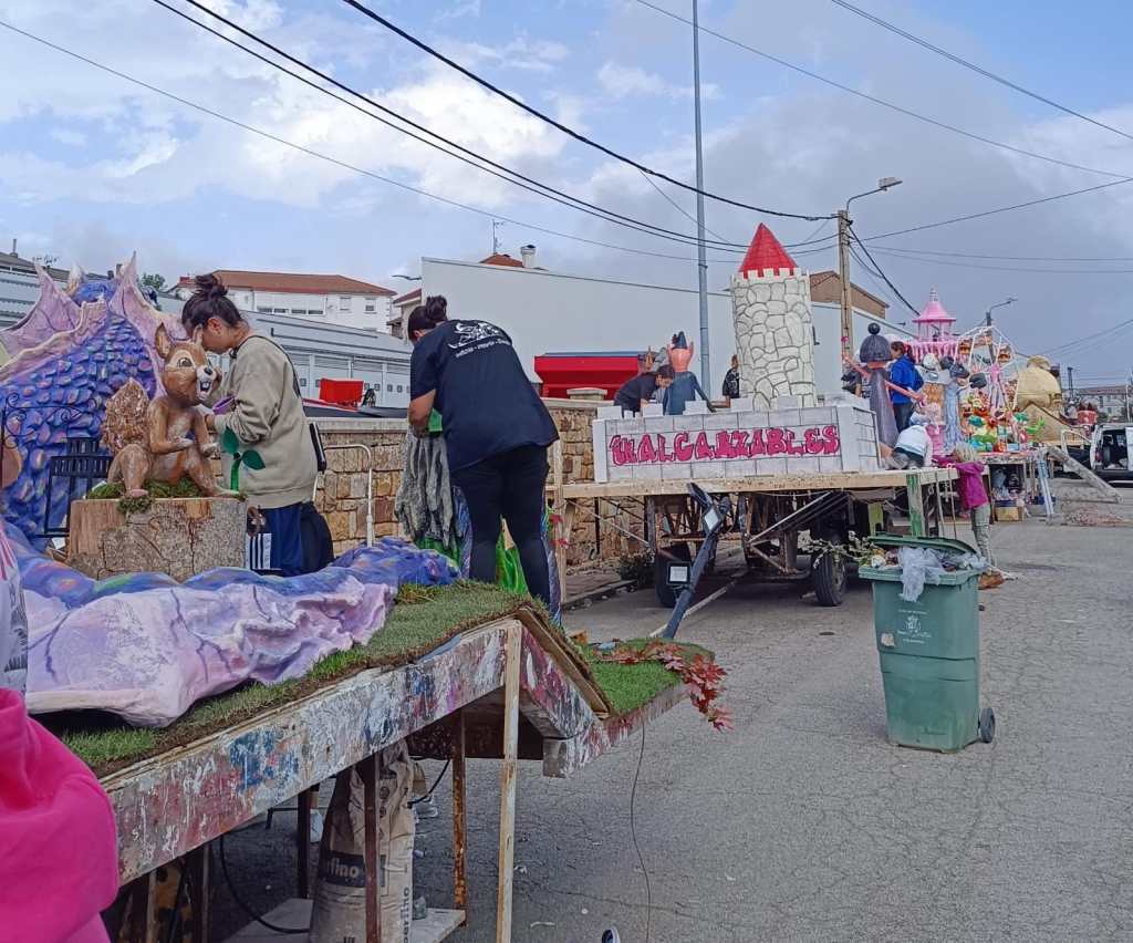 Ocho carrozas y siete minicarrozas protagonizan esta noche la 83 edición del Desfile de Carrozas Artísticas de&nbsp;Reinosa